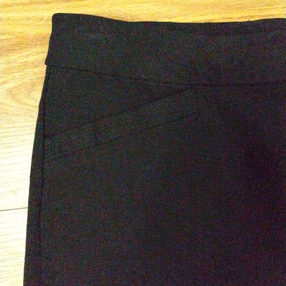 Ellen Tracy Black Capri Pants size Meduim Slit Hem Inseam 20.5 inches - Picture 16 of 16